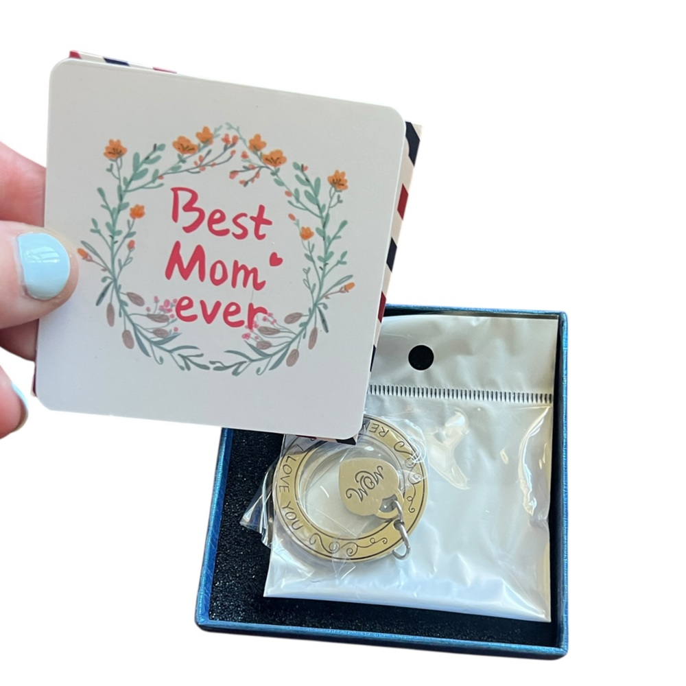 Sam & Lori Keychain - I Love You Mom - NWT
